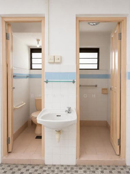 115 Lorong 1 Toa Payoh, 115 Lorong 1 Toa Payoh, Balestier / Toa Payoh, 3 Bedrooms, 700 sqft, HDB Flat For Sale, by Brian Koh, 500256753 - Bathroom - PropertyGuru.com.sg