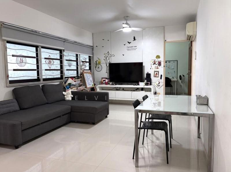 691A Choa Chu Kang Crescent, 691A Choa Chu Kang Crescent, Dairy Farm / Bukit Panjang / Choa Chu Kang, 3 Bedrooms, 969 sqft, HDB Flat For Sale, by Kelvin Neo, 500256777 - Living Room - PropertyGuru.com.sg