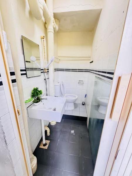 Lagoon View, 5000L Marine Parade Road, East Coast / Marine Parade, Room Rental, 80 sqft, Apartment For Rent, by BUNNY, 500256788 - Bathroom - PropertyGuru.com.sg