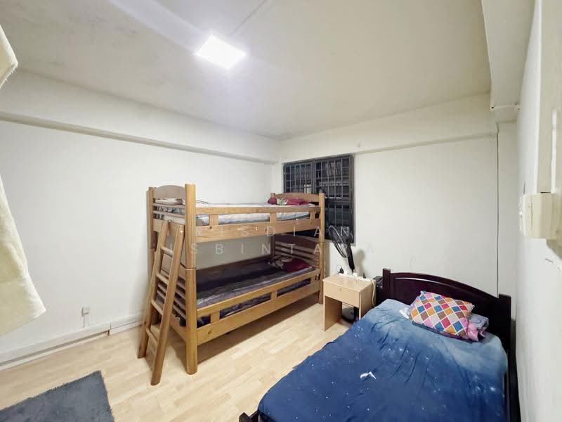 32 Chai Chee Avenue, 32 Chai Chee Avenue, Bedok / Upper East Coast, 3 Bedrooms, 700 sqft, HDB Flat For Sale, by Risdian Isbintara, 500256793 - Bedroom - PropertyGuru.com.sg