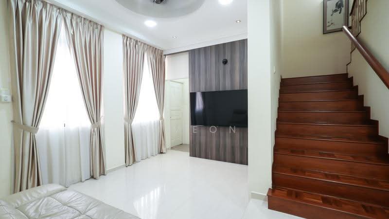 Wolskel Lodge, 103 Wolskel Road, Macpherson / Potong Pasir, 5 Bedrooms, 2,432 sqft, Cluster House For Rent, by Simeon Tan, 500256817 - Living Room - PropertyGuru.com.sg
