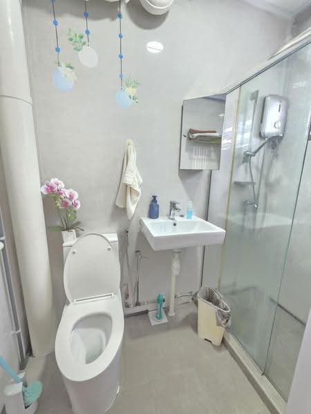 112 Pasir Ris Street 11, 112 Pasir Ris Street 11, Pasir Ris / Tampines, Room Rental, 150 sqft, HDB Flat For Rent, by MH Quek, 500256828 - Bathroom - PropertyGuru.com.sg