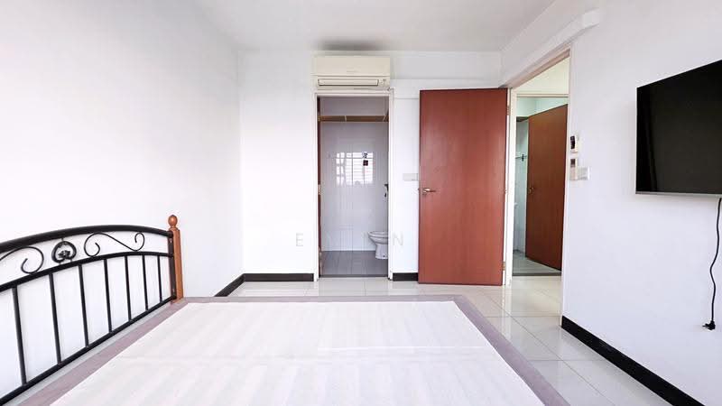 256A Sumang Walk, 256A Sumang Walk, Hougang / Punggol / Sengkang, 2 Bedrooms, 732 sqft, HDB Flat For Sale, by Evyn Xu, 500256836 - Bedroom - PropertyGuru.com.sg