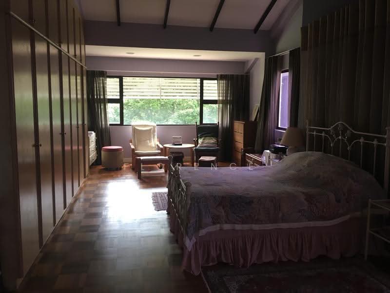 A Rare Gem - Charming Bungalow with Hugh Private Garden, Clementi Park / Upper Bukit Timah, 5 Bedrooms, 4,500 sqft, Detached House For Sale, by Florence Eng, 500256842 - Bedroom - PropertyGuru.com.sg