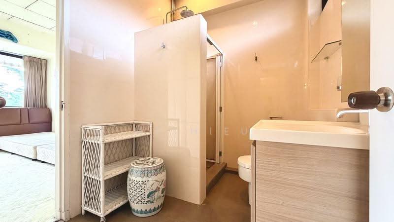 Hillcrest Arcadia, 263 Arcadia Road, Newton / Novena, 5 Bedrooms, 2,896 sqft, Condominium For Sale, by Mathieu GOARANT, 500256845 - Bathroom - PropertyGuru.com.sg