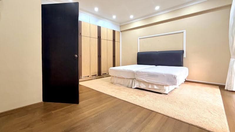 Hillcrest Arcadia, 263 Arcadia Road, Newton / Novena, 5 Bedrooms, 2,896 sqft, Condominium For Sale, by Mathieu GOARANT, 500256845 - Bedroom - PropertyGuru.com.sg