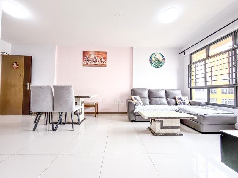 478A Yishun Street 44, 478A Yishun Street 44, Sembawang / Yishun, 3 Bedrooms, 1,001 sqft, HDB Flat For Sale, by Jacob Ong, 500256850 - Living Room - PropertyGuru.com.sg