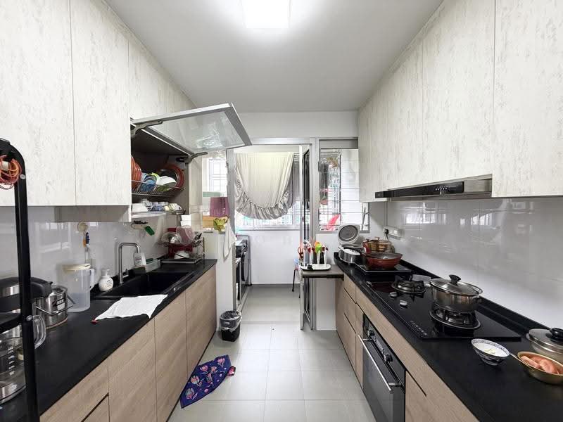 879B Tampines Avenue 8, 879B Tampines Avenue 8, Pasir Ris / Tampines, 3 Bedrooms, 1,001 sqft, HDB Flat For Sale, by Toby Aw, 500256860 - Kitchen - PropertyGuru.com.sg