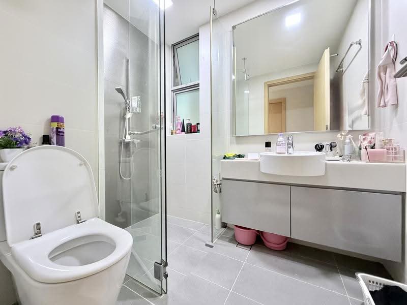 Livia, 75 Pasir Ris Grove, Pasir Ris / Tampines, 3 Bedrooms, 1,259 sqft, Condominium For Sale, by Baven Tan, 500256876 - Bathroom - PropertyGuru.com.sg