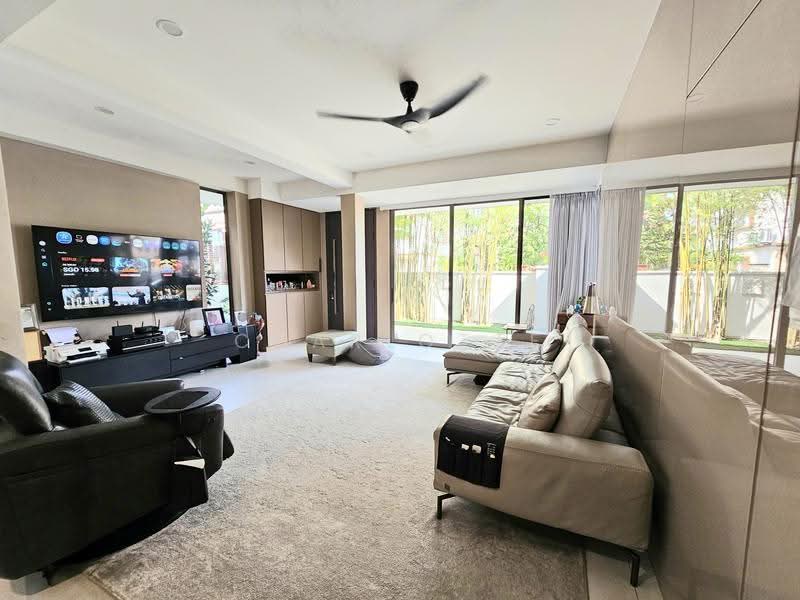 Siglap, East Coast / Marine Parade, 5 Bedrooms, 3,800 sqft, Semi-Detached House For Sale, by Charlotte Howe, 500256878 - PropertyGuru.com.sg