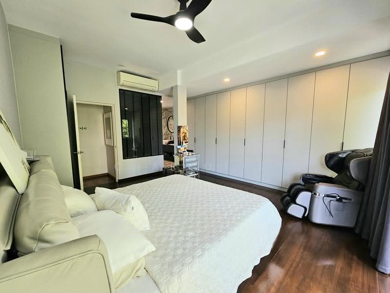 Siglap, East Coast / Marine Parade, 5 Bedrooms, 3,800 sqft, Semi-Detached House For Sale, by Charlotte Howe, 500256878 - PropertyGuru.com.sg