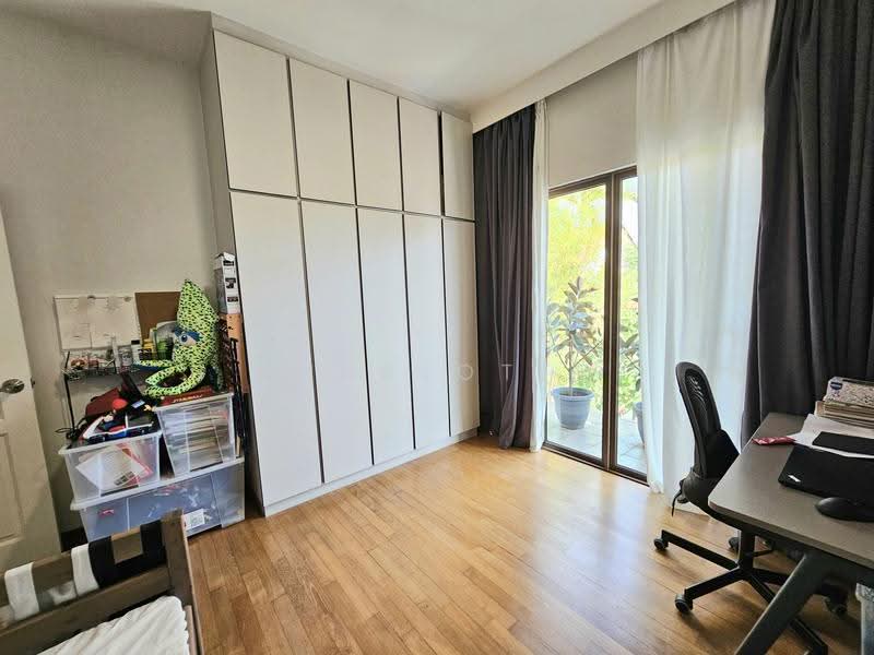 Siglap, East Coast / Marine Parade, 5 Bedrooms, 3,800 sqft, Semi-Detached House For Sale, by Charlotte Howe, 500256878 - PropertyGuru.com.sg