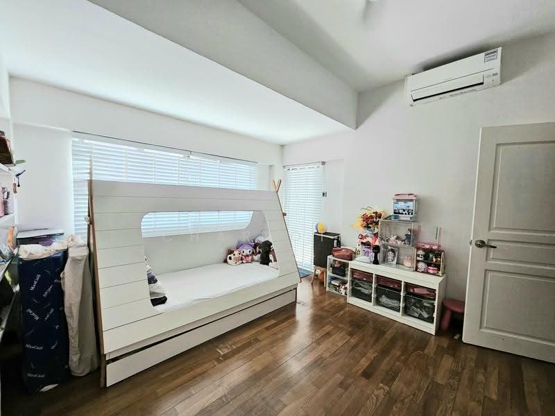 Siglap, East Coast / Marine Parade, 5 Bedrooms, 3,800 sqft, Semi-Detached House For Sale, by Charlotte Howe, 500256878 - PropertyGuru.com.sg