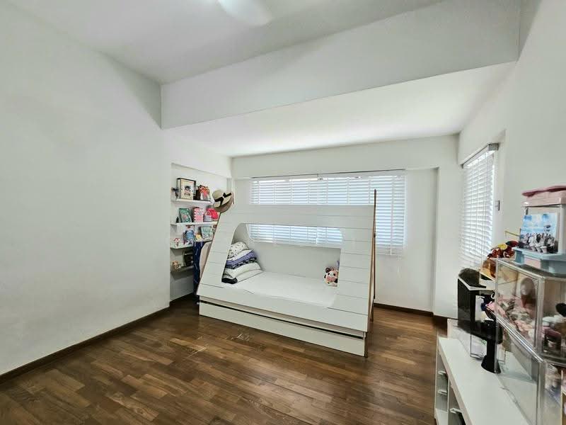 Siglap, East Coast / Marine Parade, 5 Bedrooms, 3,800 sqft, Semi-Detached House For Sale, by Charlotte Howe, 500256878 - PropertyGuru.com.sg