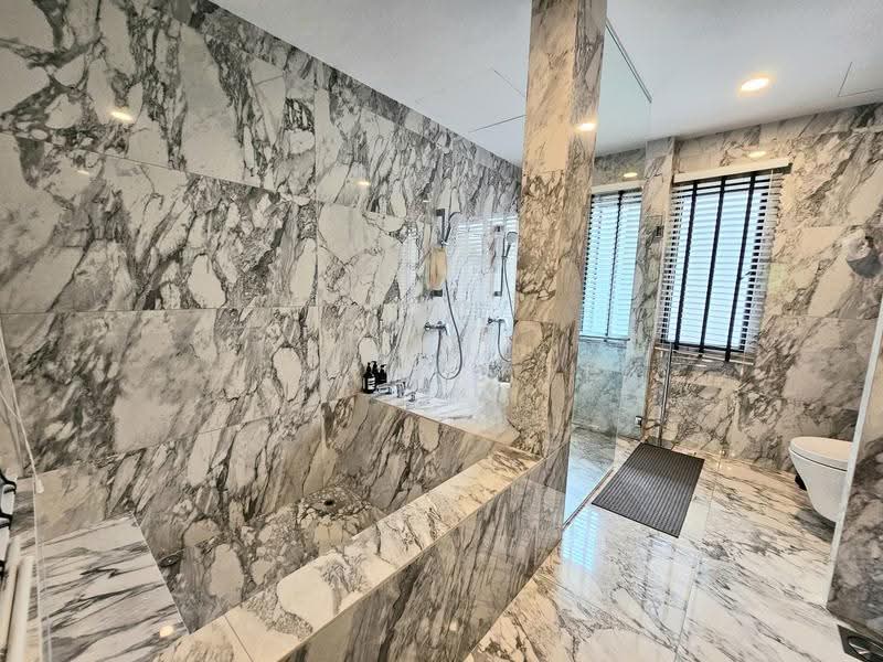 Siglap, East Coast / Marine Parade, 5 Bedrooms, 3,800 sqft, Semi-Detached House For Sale, by Charlotte Howe, 500256878 - PropertyGuru.com.sg