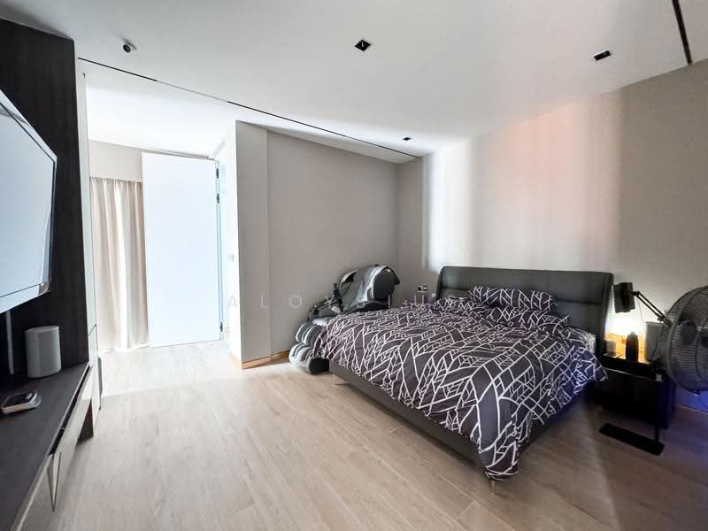 Move-in ready, elevated, newly TOP FH SD with seaview and high end fittings, Bedok / Upper East Coast, 8 Bedrooms, 9,000 sqft, Semi-Detached House For Sale, by Aloysius Chua, 500256880 - Bedroom - PropertyGuru.com.sg