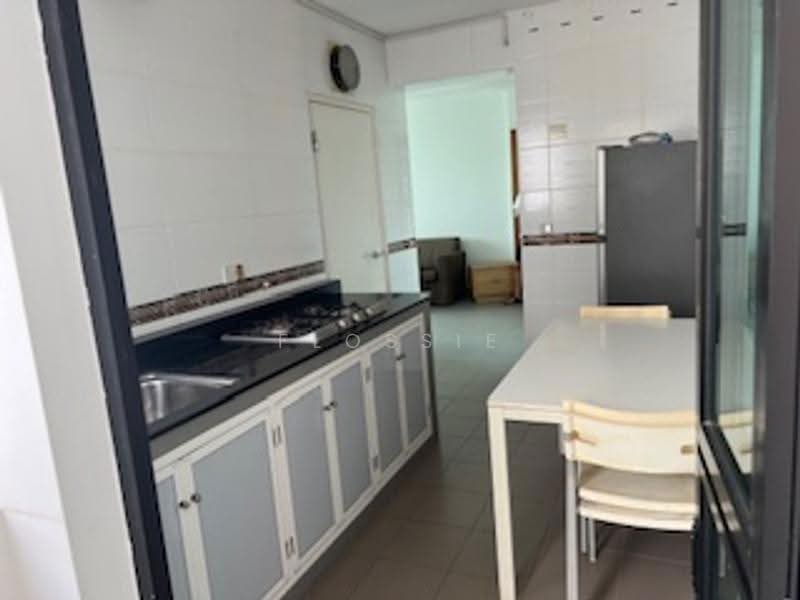 56 Havelock Road, 56 Havelock Road, Alexandra / Commonwealth, Room Rental, 120 sqft, HDB Flat For Rent, by Flossie Chang, 500256888 - Kitchen - PropertyGuru.com.sg