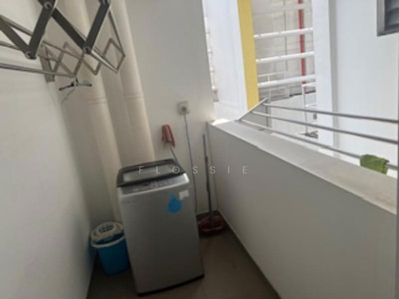 56 Havelock Road, 56 Havelock Road, Alexandra / Commonwealth, Room Rental, 120 sqft, HDB Flat For Rent, by Flossie Chang, 500256888 - Balcony - PropertyGuru.com.sg