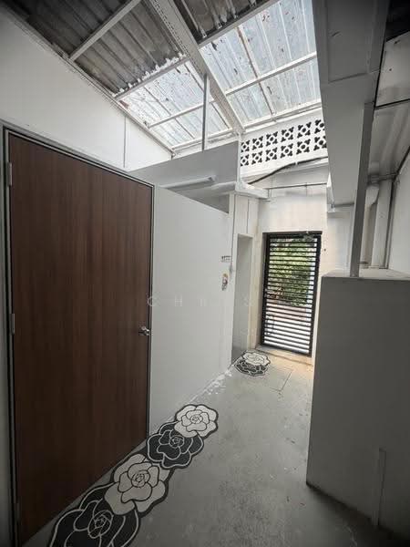 Beauty hair medicure salon for takeover, Beach Road / Bugis / Rochor, 775 sqft, Other Retail For Rent, by Chris Goh, 500256905 - Entrance - CommercialGuru.com.sg
