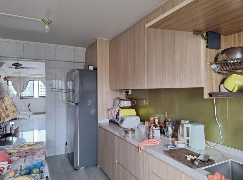 215 Serangoon Avenue 4, 215 Serangoon Avenue 4, Hougang / Punggol / Sengkang, Room Rental, 120 sqft, HDB Flat For Rent, by Benson Poh, 500256921 - Kitchen - PropertyGuru.com.sg