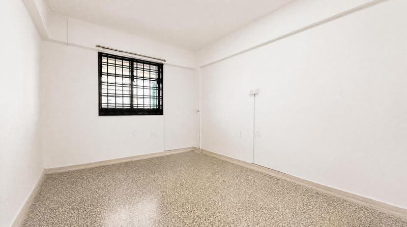 521 Bedok North Avenue 1, 521 Bedok North Avenue 1, Bedok / Upper East Coast, 2 Bedrooms, 721 sqft, HDB Flat For Sale, by Phylicia Hoe, 500256922 - Common Bedroom - PropertyGuru.com.sg