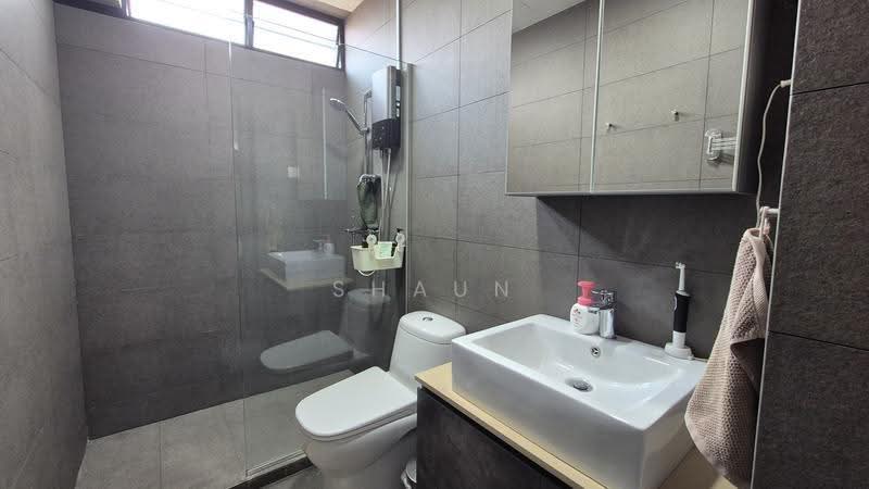 Far Horizon Gardens, 7 Ang Mo Kio Avenue 9, Ang Mo Kio / Bishan / Thomson, 3 Bedrooms, 2,002 sqft, Condominium For Sale, by Shaun Dhillon, 500256944 - Common Bathroom - PropertyGuru.com.sg
