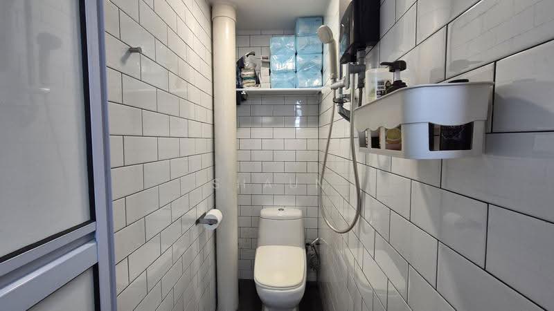 Far Horizon Gardens, 7 Ang Mo Kio Avenue 9, Ang Mo Kio / Bishan / Thomson, 3 Bedrooms, 2,002 sqft, Condominium For Sale, by Shaun Dhillon, 500256944 - Utility Bathroom - PropertyGuru.com.sg
