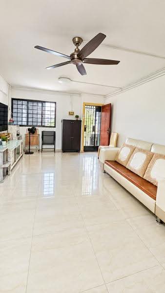 536 Jurong West Street 52, 536 Jurong West Street 52, Boon Lay / Jurong / Tuas, 3 Bedrooms, 1,001 sqft, HDB Flat For Sale, by James Yeo, 500256947 - Living Room - PropertyGuru.com.sg