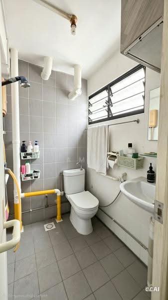536 Jurong West Street 52, 536 Jurong West Street 52, Boon Lay / Jurong / Tuas, 3 Bedrooms, 1,001 sqft, HDB Flat For Sale, by James Yeo, 500256947 - Bathroom - PropertyGuru.com.sg
