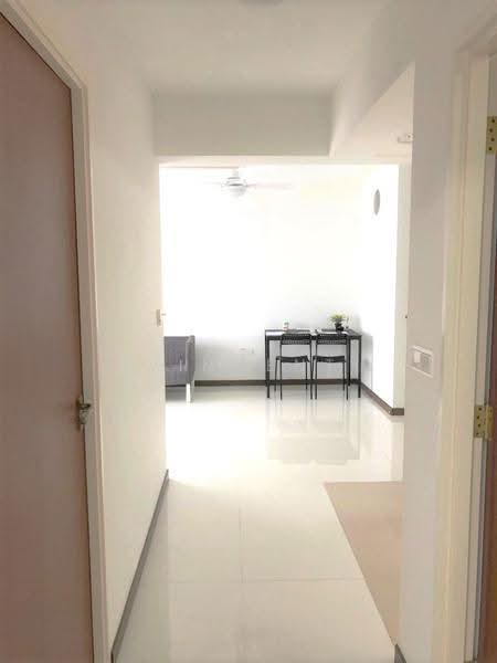 813A Yishun Ring Road, 813A Yishun Ring Road, Sembawang / Yishun, 2 Bedrooms, 721 sqft, HDB Flat For Rent, by Vincent Foo, 500256950 - Corridor - PropertyGuru.com.sg