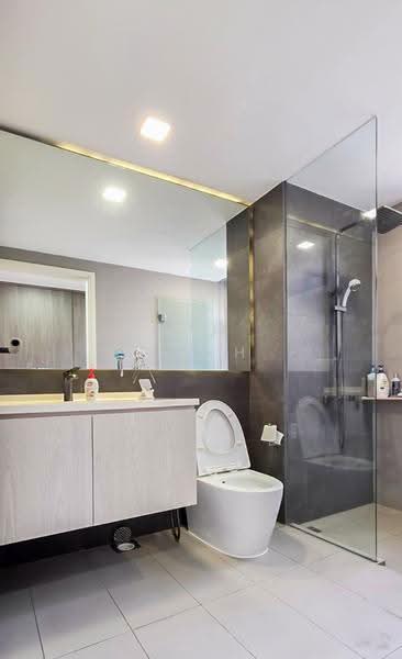 Ecopolitan, Punggol Walk, Hougang / Punggol / Sengkang, 4 Bedrooms, 1,367 sqft, Condominium For Sale, by Hugh Lee, 500256951 - Bathroom - PropertyGuru.com.sg