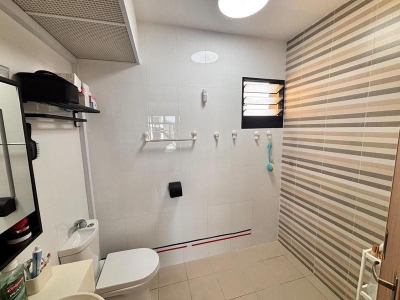 420D Northshore Drive, 420D Northshore Drive, Hougang / Punggol / Sengkang, 4 Bedrooms, 1,324 sqft, HDB Flat For Sale, by Yeo Tong Boon, 500256956 - Bathroom - PropertyGuru.com.sg
