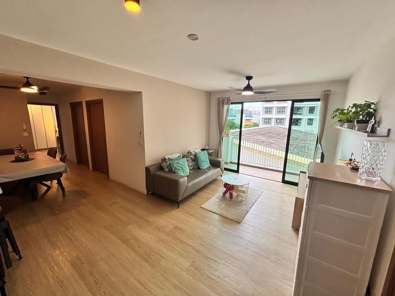 420D Northshore Drive, 420D Northshore Drive, Hougang / Punggol / Sengkang, 4 Bedrooms, 1,324 sqft, HDB Flat For Sale, by Yeo Tong Boon, 500256956 - Living Room - PropertyGuru.com.sg