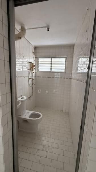 787 Yishun Ring Road, 787 Yishun Ring Road, Sembawang / Yishun, 3 Bedrooms, 1,302 sqft, HDB Flat For Sale, by May Lee, 500256970 - Bathroom - PropertyGuru.com.sg