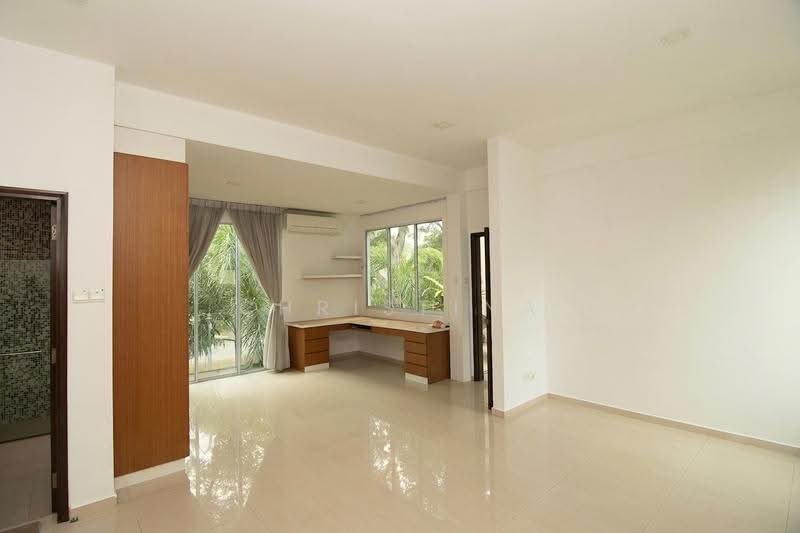 Gerald Mugliston Estate, Mugliston Gradens, Seletar / Yio Chu Kang, 6 Bedrooms, 6,850 sqft, Bungalow House For Sale, by Christina Wong, 500256977 - Bedroom - PropertyGuru.com.sg