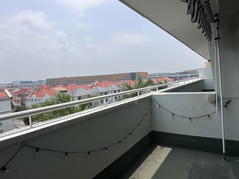 Eastwood Centre, 20 Eastwood Road, Bedok / Upper East Coast, 2 Bedrooms, 1,335 sqft, Apartment For Sale, by Irene Ng, 500256984 - Balcony - PropertyGuru.com.sg