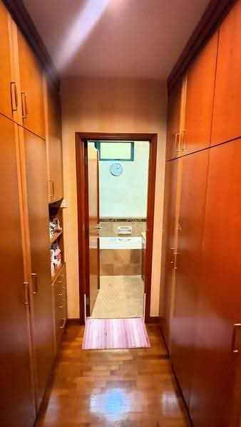 Tai Keng Villas, Jalan Kelichap, Hougang / Punggol / Sengkang, 6 Bedrooms, 3,000 sqft, Terraced House For Sale, by PRISCILLA LEONG LIYI, 500256988 - Corridor - PropertyGuru.com.sg