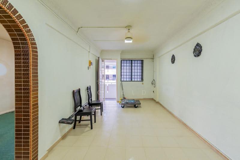 214 Bedok North Street 1, 214 Bedok North Street 1, Bedok / Upper East Coast, 2 Bedrooms, 732 sqft, HDB Flat For Sale, by Ronald Chye, 500256999 - Living Room - PropertyGuru.com.sg