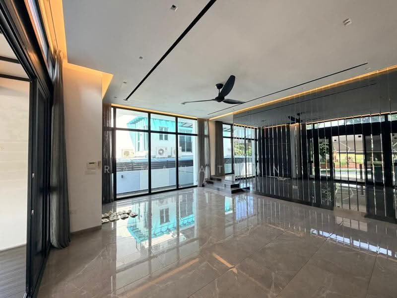 Seletar Hills Estate, Seletar Hills Drive, Seletar / Yio Chu Kang, 6 Bedrooms, 5,255 sqft, Semi-Detached House For Sale, by Ramanathan Eddie, 500257009 - Living Room - PropertyGuru.com.sg