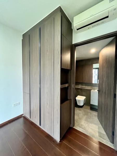 Midtown Modern, 18 Tan Quee Lan Street, Beach Road / Bugis / Rochor, 3 Bedrooms, 1,066 sqft, Condominium For Rent, by Jennifer Lee, 500257012 - Master Bedroom Wardrobe - PropertyGuru.com.sg