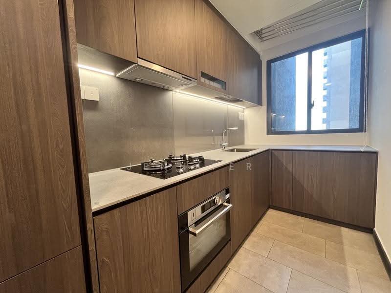 Midtown Modern, 18 Tan Quee Lan Street, Beach Road / Bugis / Rochor, 3 Bedrooms, 1,066 sqft, Condominium For Rent, by Jennifer Lee, 500257012 - Enclosed Kitchen with Window - PropertyGuru.com.sg