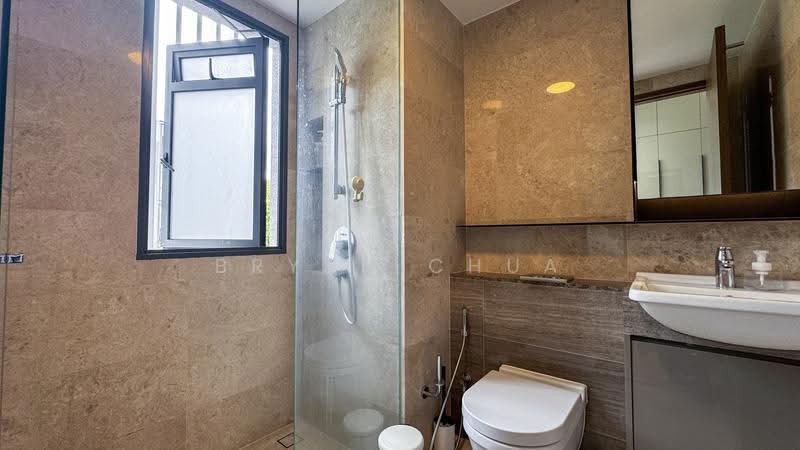 Almost Sold, Move-In Ready, Freehold 3BR Near GCB Area, Alexandra / Commonwealth, 3 Bedrooms, 818 sqft, Condominium For Sale, by Bryan Chua, 500257016 - Bathroom - PropertyGuru.com.sg