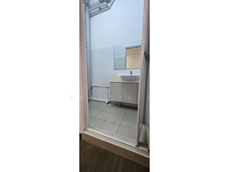 Wcega Tower, 21 Bukit Batok Crescent, Dairy Farm / Bukit Panjang / Choa Chu Kang, 1,991 sqft, Light Industrial (B1) For Sale, by Priscilla Lee, 500257018 - Bathroom - CommercialGuru.com.sg