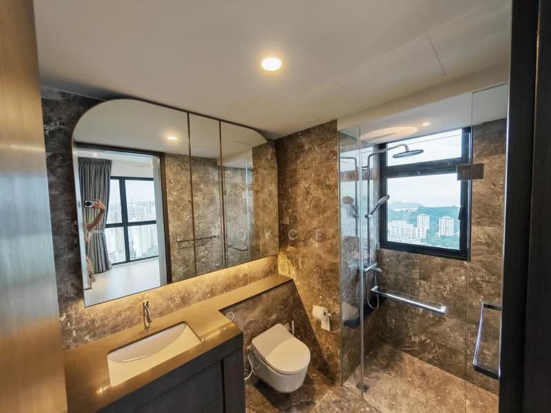 Avenue South Residence, 11 Silat Avenue, Alexandra / Commonwealth, 2 Bedrooms, 732 sqft, Condominium For Sale, by Joyce Yeo 杨惠婷, 500257021 - Bathroom - PropertyGuru.com.sg