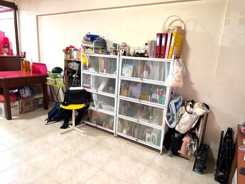 363 Clementi Avenue 2, 363 Clementi Avenue 2, Buona Vista / West Coast / Clementi New Town, 2 Bedrooms, 721 sqft, HDB Flat For Sale, by Vincent Foo, 500257032 - living area - PropertyGuru.com.sg