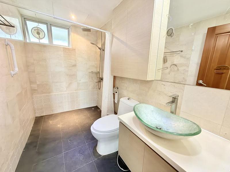Bedok Court, 295 Bedok South Avenue 3, Bedok / Upper East Coast, 4 Bedrooms, 2,260 sqft, Condominium For Rent, by Ashley Thio, 500257043 - Bathroom - PropertyGuru.com.sg