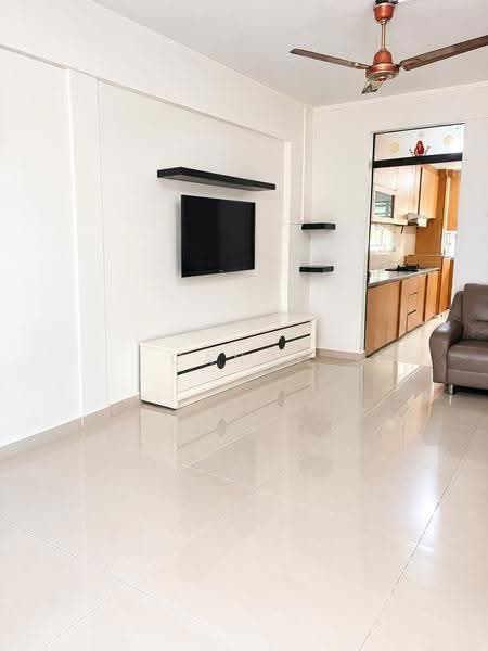 253 Jurong East Street 24, 253 Jurong East Street 24, Boon Lay / Jurong / Tuas, 2 Bedrooms, 753 sqft, HDB Flat For Sale, by Candy Tay, 500257044 - Living Room - PropertyGuru.com.sg