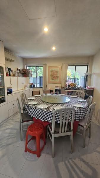Jalan Pernama, Jalan Pernama, Changi Airport / Changi Village, 4 Bedrooms, 2,800 sqft, Semi-Detached House For Sale, by Victor Tan, 500257055 - Dining Room - PropertyGuru.com.sg
