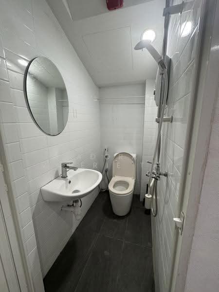 87 kampong bahru, Kampong Bahru Road, Chinatown / Tanjong Pagar, 350 sqft, Shop / Shophouse For Rent, by Adora Valerie Tay, 500257060 - Bathroom - CommercialGuru.com.sg