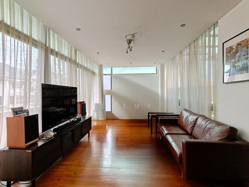 Bartley Rise Estate, Jalan Labu Manis, Hougang / Punggol / Sengkang, 6 Bedrooms, 6,000 sqft, Detached House For Rent, by Jeremy Koh, 500257062 - Living Room - PropertyGuru.com.sg